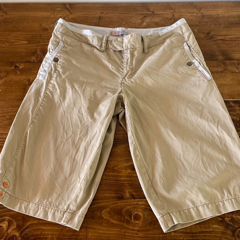Merrell hiking shorts. Worn but in good condition. Measurements in the photos
